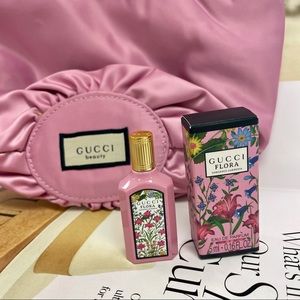 Gucci pouch & Flora Gorgeous Gardenia gift set